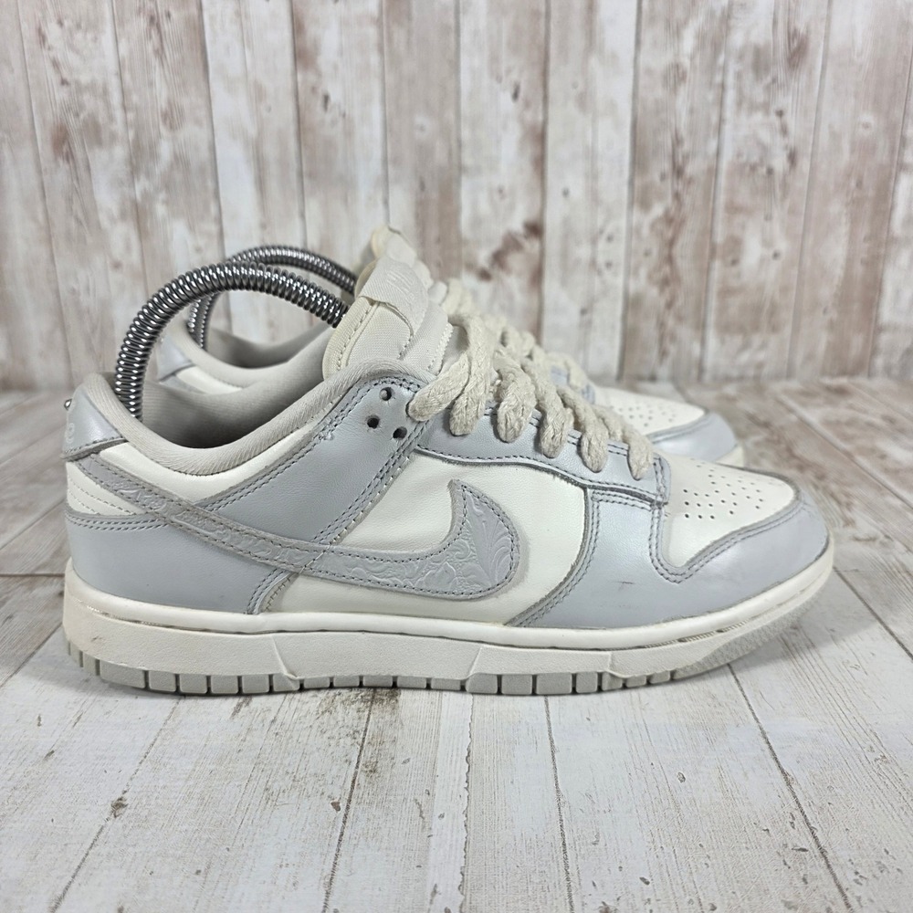 Nike Dunk Low Light Bone Sail Paisley Swoosh FJ4553-133 Womens 7.5 Sneakers